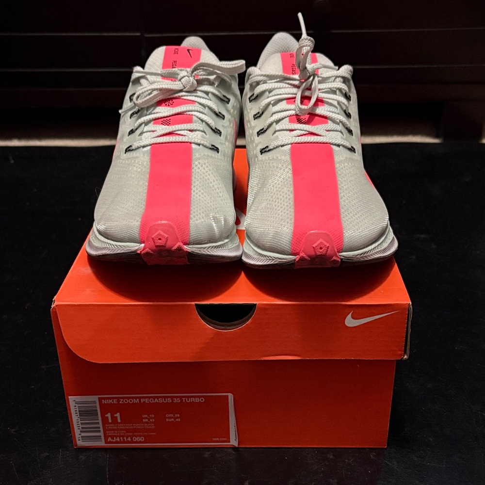 Nike Zoom Pegasus 35 running shoe